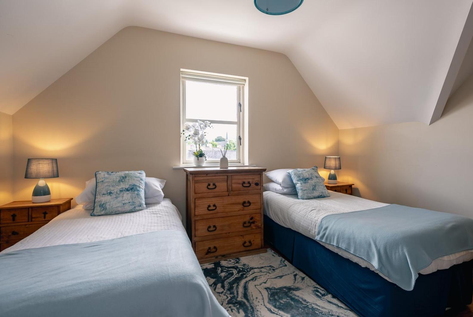 Ferienhaus 3 Bedroom Pet Friendly In The Heart Of Town